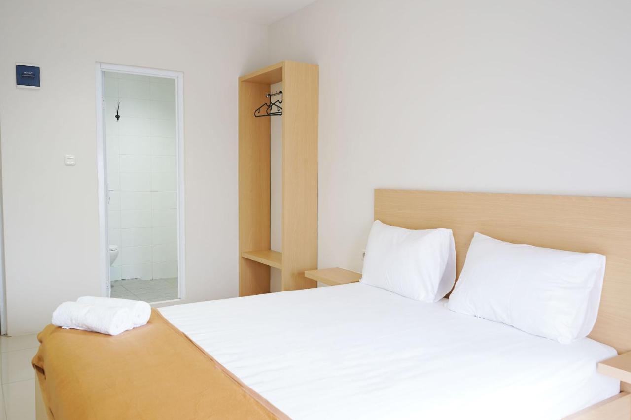 Urooms Senayan Jakarta Exterior foto
