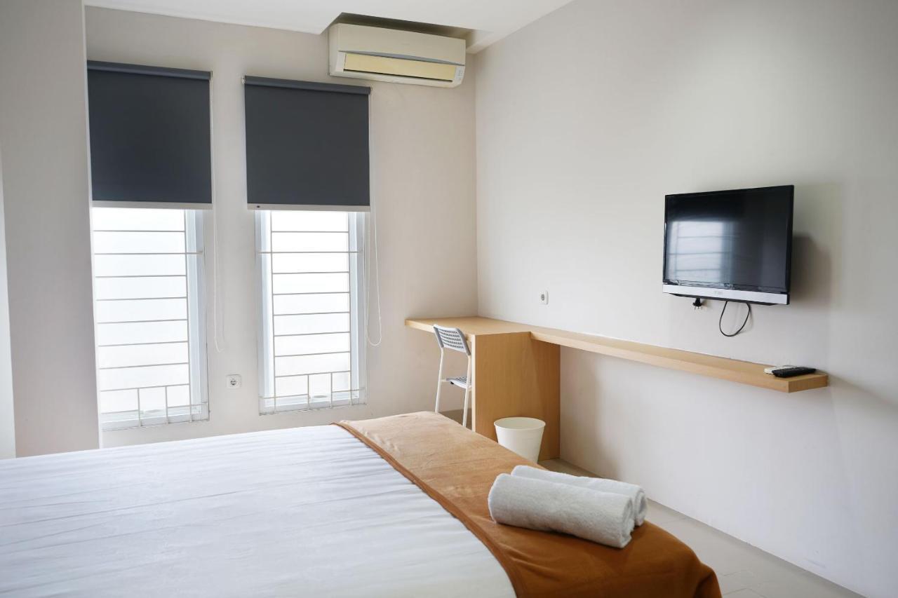 Urooms Senayan Jakarta Exterior foto